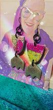 Load image into Gallery viewer, Gold glitter tulip handmade earrings polymer clay