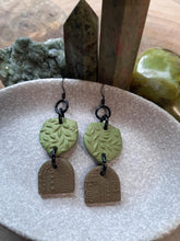 Load image into Gallery viewer, Little seeding dangle handmade earrings polymer clay earthy