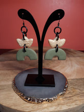 Load image into Gallery viewer, Pearl crown dangle handmade earrings polymer clay earthy