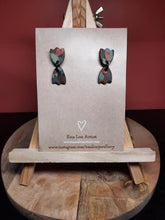 Load image into Gallery viewer, Tulips stud handmade earrings polymer clay earthy
