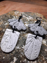 Load image into Gallery viewer, Ivory cottage dangle handmade earrings polymer clay earthy