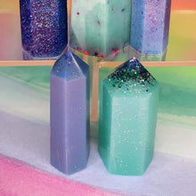 Load image into Gallery viewer, Resin crystal set in ocean tones