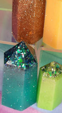 Load image into Gallery viewer, Resin crystal set in summer fruit tones