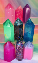 Load image into Gallery viewer, Resin crystal set in mermaid tones