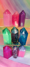 Load image into Gallery viewer, Resin crystal set in mermaid tones