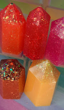 Load image into Gallery viewer, Resin crystal set in tropical sunset tones