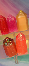 Load image into Gallery viewer, Resin crystal set in tropical sunset tones