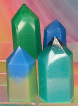 Load image into Gallery viewer, Resin crystal set in ocean & earth tones