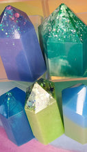 Load image into Gallery viewer, Resin crystal set in blue & green tones