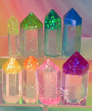 Load image into Gallery viewer, Resin crystal set in rainbow clear tones
