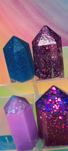 Load image into Gallery viewer, Resin crystal set in blues & purples