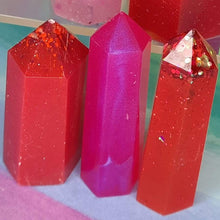 Load image into Gallery viewer, Resin crystal set in red & pink tones