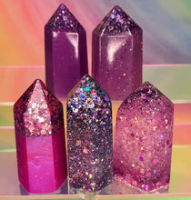 Load image into Gallery viewer, Resin crystal set in magenta purple tones