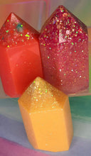 Load image into Gallery viewer, Resin crystal set in sunset tones