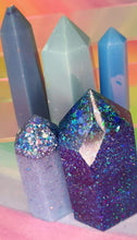 Load image into Gallery viewer, Resin crystal set in midnight blue tones