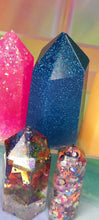 Load image into Gallery viewer, Resin crystal set in primary tones