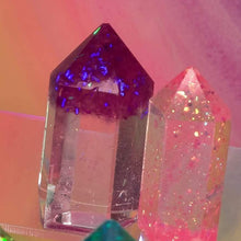 Load image into Gallery viewer, Resin crystal set in rainbow clear tones