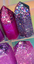 Load image into Gallery viewer, Resin crystal set in magenta purple tones