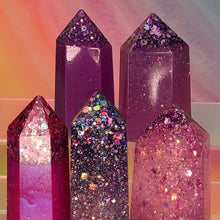 Load image into Gallery viewer, Resin crystal set in magenta purple tones
