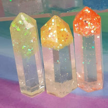 Load image into Gallery viewer, Resin crystal set in rainbow clear tones