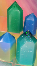 Load image into Gallery viewer, Resin crystal set in ocean & earth tones