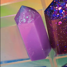 Load image into Gallery viewer, Resin crystal set in blues & purples