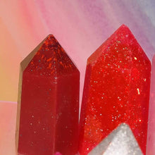 Load image into Gallery viewer, Resin crystal set in red & pink tones