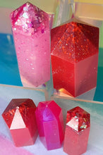 Load image into Gallery viewer, Resin crystal set in red & pink tones