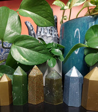 Load image into Gallery viewer, Resin crystal set in gold & earthy tones