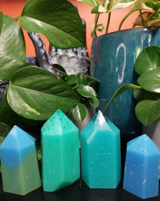 Load image into Gallery viewer, Resin crystal set in ocean & earth tones