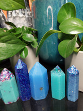 Load image into Gallery viewer, Resin crystal set in ocean tones