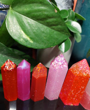Load image into Gallery viewer, Resin crystal set in red & pink tones