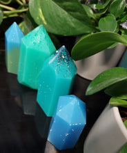 Load image into Gallery viewer, Resin crystal set in ocean & earth tones