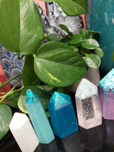 Load image into Gallery viewer, Resin crystal set in frozen ice tones
