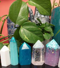 Load image into Gallery viewer, Resin crystal set in frozen ice tones
