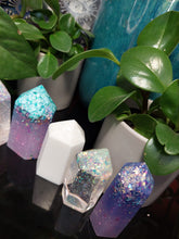 Load image into Gallery viewer, Resin crystal set in frozen ice tones