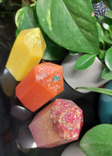 Load image into Gallery viewer, Resin crystal set in sunset tones