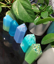 Load image into Gallery viewer, Resin crystal set in blue & green tones