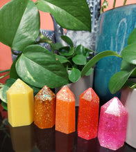 Load image into Gallery viewer, Resin crystal set in tropical sunset tones