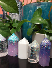 Load image into Gallery viewer, Resin crystal set in frozen ice tones