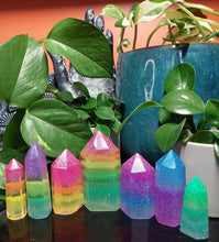 Load image into Gallery viewer, Resin crystal set in layered glitter tones