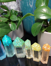 Load image into Gallery viewer, Resin crystal set in rainbow clear tones