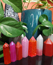 Load image into Gallery viewer, Resin crystal set in red & pink tones