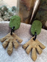 Load image into Gallery viewer, Pesto gold stud handmade earrings polymer clay earthy
