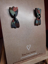 Load image into Gallery viewer, Tulips stud handmade earrings polymer clay earthy

