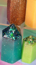 Load image into Gallery viewer, Resin crystal set in summer fruit tones

