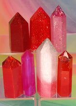 Load image into Gallery viewer, Resin crystal set in red &amp; pink tones
