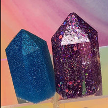 Load image into Gallery viewer, Resin crystal set in blues &amp; purples
