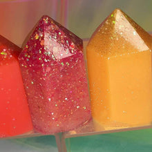 Load image into Gallery viewer, Resin crystal set in sunset tones

