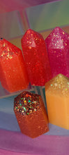 Load image into Gallery viewer, Resin crystal set in tropical sunset tones
